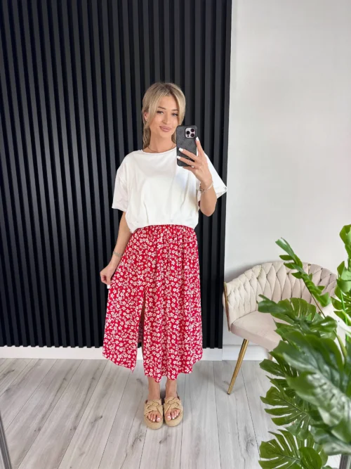 Spódnica LENA czerwona i T-shirt BUBBLE śmietanka